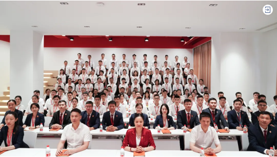  三地齊亮相，拼干勁，創(chuàng)戰(zhàn)績！集團成功舉行9月份委托招商引資經(jīng)營服務(wù)分析暨“大干100天”動員誓師大會