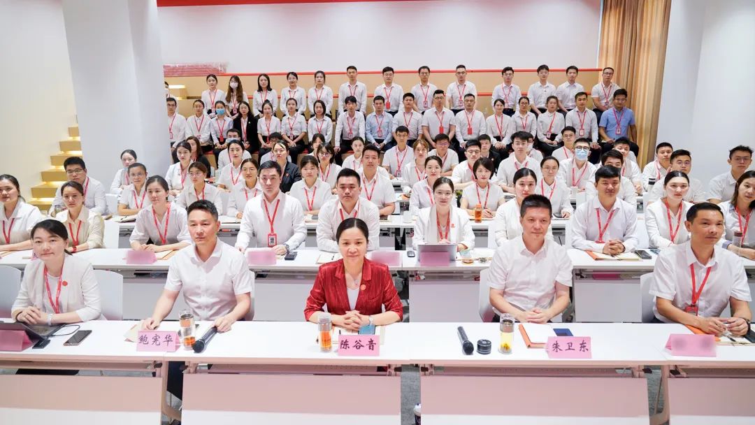 燃情征戰(zhàn)，決勝決戰(zhàn)下半年！東方龍商務(wù)集團(tuán)成功舉行6-7月份月度總結(jié)會