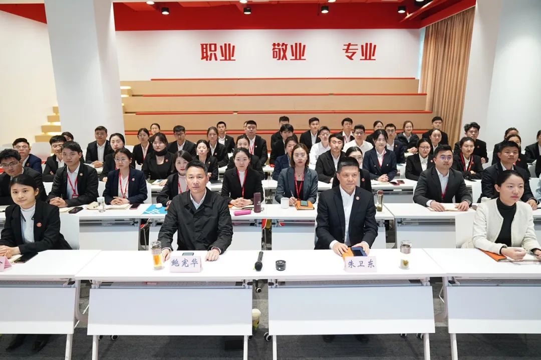 走進(jìn)東方龍、牽手東方龍、成就招商之路！4月中旬，集團(tuán)31個(gè)優(yōu)質(zhì)投資選址項(xiàng)目成功通過評估