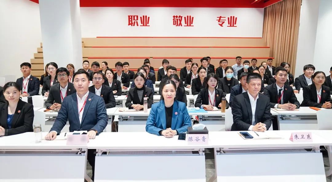樹立項(xiàng)目為王，打造招大引強(qiáng)“強(qiáng)磁場(chǎng)”！5月上旬，集團(tuán)共28個(gè)優(yōu)質(zhì)投資選址項(xiàng)目通過評(píng)估！