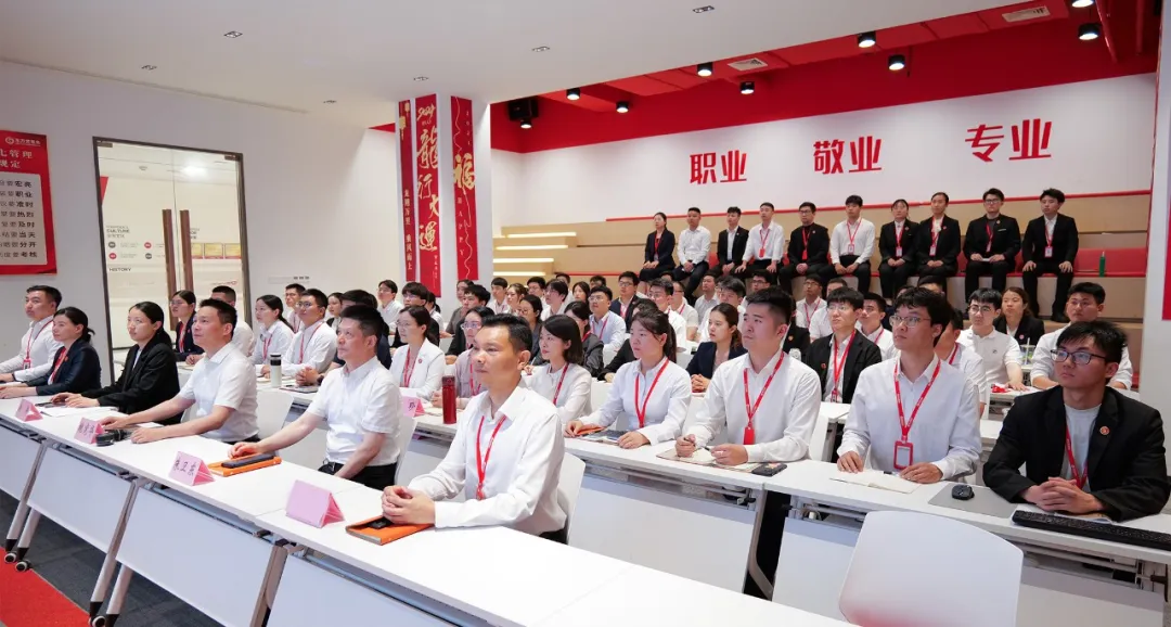 沖刺奔跑二季度，實(shí)現(xiàn)上半年招商新突破！6月上旬，集團(tuán)共41個(gè)優(yōu)質(zhì)投資選址項(xiàng)目通過(guò)評(píng)估